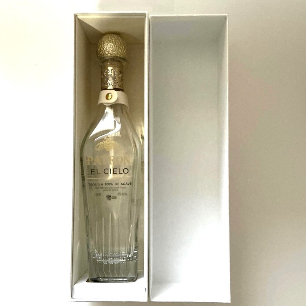PATRON EL CIELO TEQUILA BOTTLE WITH DISPLAY BOX 700ML COLLECTOR BAR DÉCOR GLASS